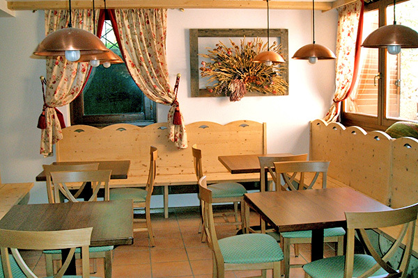 HOTEL STELLA DELLE ALPI 3*S - Ronzone (TN) Tipico stile alpino in Val di Non