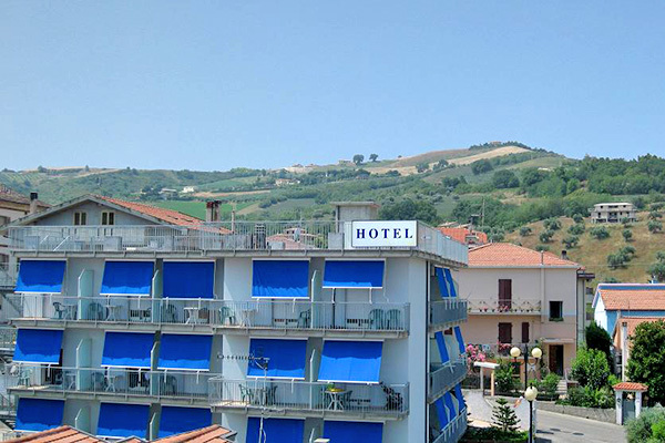 MARE BLU RESORT - Pineto |Fronte mare, spiaggia inclusa