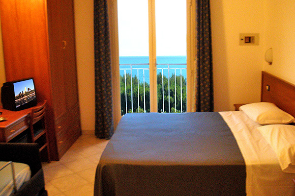 MARE BLU RESORT - Pineto |Fronte mare, spiaggia inclusa
