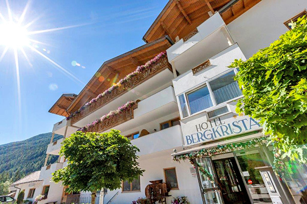 HOTEL BERGKRISTALL - Colle Isarco A conduzione familiare, in Val di Fleres