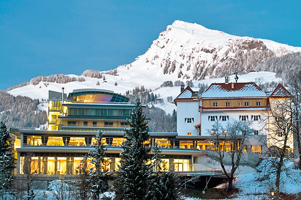 HOTEL SCHLOSS LEBENBERG - Kitzbühel Wellness esclusivo nel castello
