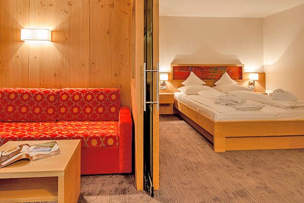 PANORAMA WELLNESSHOTEL FELDTHURNERHOF 3*S - Velturno (BZ) Vista panoramica in Val d'Isarco