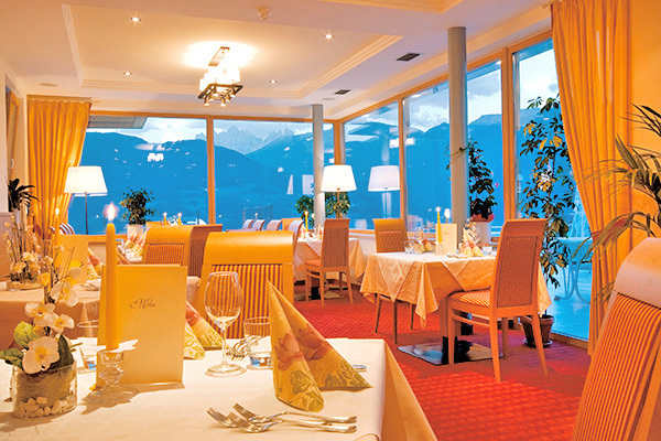 PANORAMA WELLNESSHOTEL FELDTHURNERHOF 3*S - Velturno (BZ) Vista panoramica in Val d'Isarco