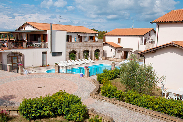 RESIDENCE BORGO VALMARINA - Follonica Tipica atmosfera del borgo toscano