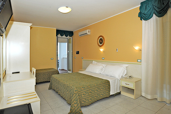 HOTEL LAGUNA BLU - Roseto degli Abruzzi Confortevole 3* sul lungomare