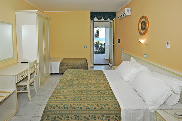 HOTEL LAGUNA BLU - Roseto degli Abruzzi Confortevole 3* sul lungomare