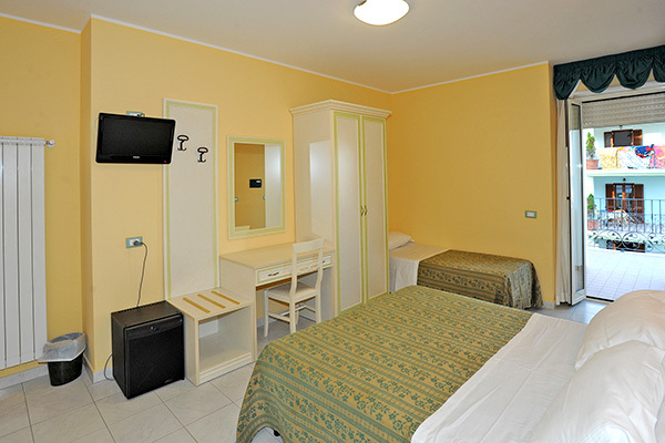 HOTEL LAGUNA BLU - Roseto degli Abruzzi Confortevole 3* sul lungomare