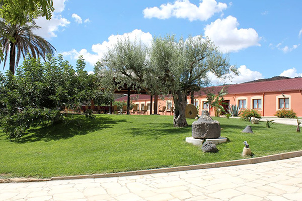 COLLE SAN MAURO - Caltagirone Immerso in un angolo di campagna