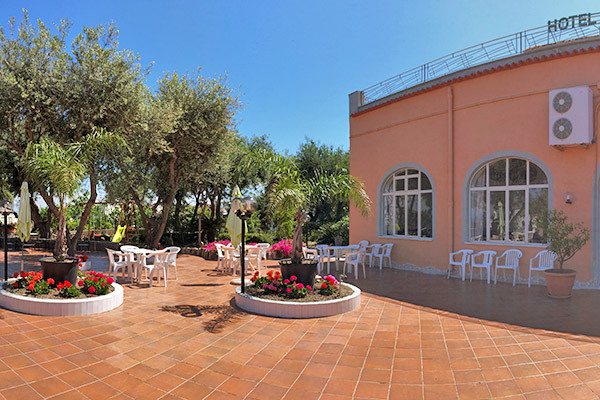 HOTEL TERME ROSALEO - Casamicciola Terme In prestigiosa villa borbonica