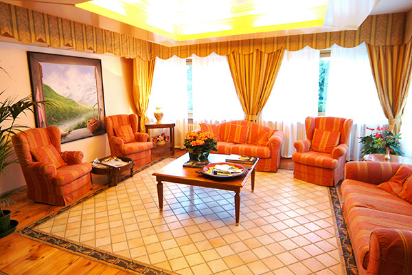 HOTEL ITALIA 3* - Brusson (AO) In posizione tranquilla, ideale per famiglie