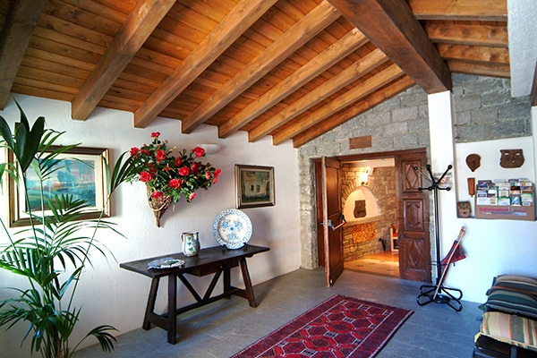 HOTEL ITALIA 3* - Brusson (AO) In posizione tranquilla, ideale per famiglie