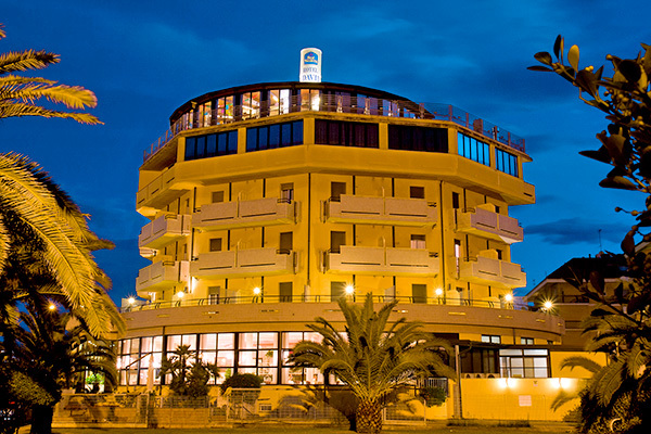 HOTEL DAVID PALACE - Porto San Giorgio Nel cuore del litorale Fermano