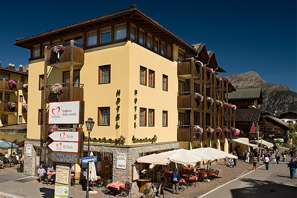 HOTEL TOURING - Livigno Family Hotel direttamente sulle piste