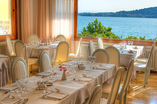 HOTEL VILLA PARADISO - Meina In villa dell'800, fronte lago