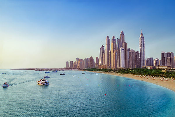 SOGGIORNO AD ABU DHABI - Abu Dhabi (Abu Dhabi - Emirati Arabi Uniti) Moderni grattacieli e grandi centri commerciali