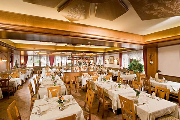 HOTEL LADY MARIA - Fondo In centro, nell'Alta Val di Non