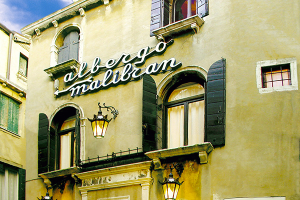 HOTEL MALIBRAN - Venezia Nel centro storico, in stile veneziano