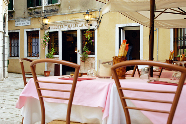 HOTEL MALIBRAN - Venezia Nel centro storico, in stile veneziano