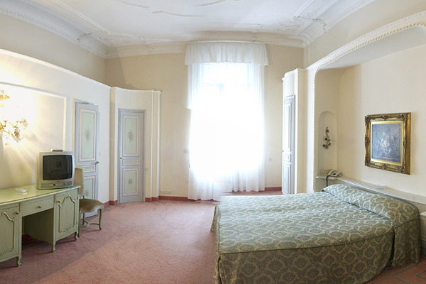 GRAND HOTEL LIBERTY - Riva del Garda Wellness 4* in stile Liberty