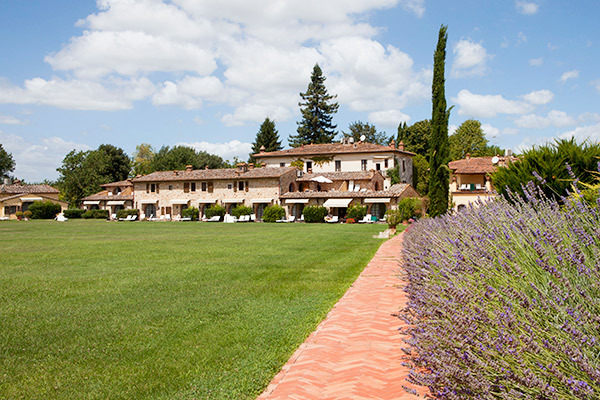 HOTEL BORGO SAN LUIGI - Monteriggioni Atmosfera suggestiva in un borgo del '600