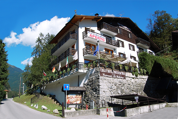 CHALET FIOCCO DI NEVE - Pinzolo Calda accoglienza e cucina tipica