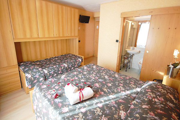 CHALET FIOCCO DI NEVE - Pinzolo Calda accoglienza e cucina tipica