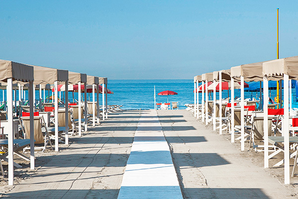 HOTEL PRESIDENT - Forte dei Marmi Elegante hotel immerso nel verde
