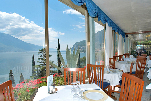 HOTEL VILLA DIRCE - Limone sul Garda Spettacolare panorama sulle sponde del Garda