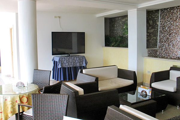 HOTEL VILLA DIRCE - Limone sul Garda Spettacolare panorama sulle sponde del Garda