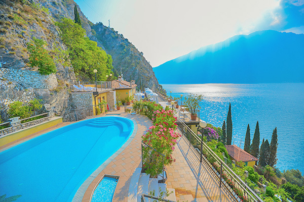 HOTEL VILLA DIRCE - Limone sul Garda Spettacolare panorama sulle sponde del Garda