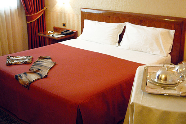 MONTRESOR HOTEL TOWER 4* - Bussolengo (VR) Ottima posizione, con Gardaland
