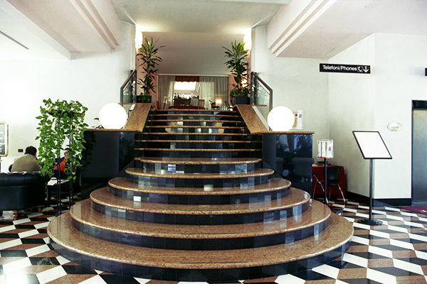 MONTRESOR HOTEL TOWER 4* - Bussolengo (VR) Ottima posizione, con Gardaland