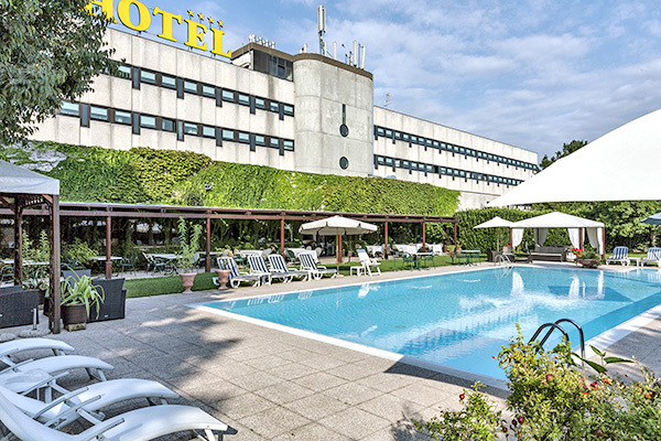 HOTEL SACCARDI & SPA - Caselle di Sommacampagna 4* in posizione strategica