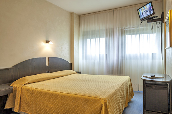 HOTEL SACCARDI & SPA - Caselle di Sommacampagna 4* in posizione strategica