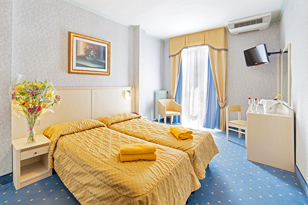 HOTEL PANORAMA - Limone sul Garda 4* in posizione panoramica, vista lago