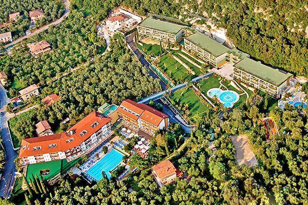 HOTEL MAJESTIC PALACE - Malcesine 4* ai piedi del Monte Baldo, con vista lago