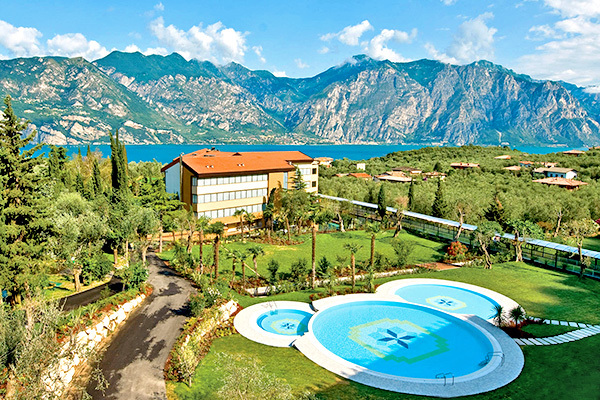 HOTEL MAJESTIC PALACE - Malcesine 4* ai piedi del Monte Baldo, con vista lago