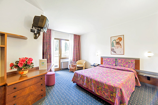 HOTEL MAJESTIC PALACE - Malcesine 4* ai piedi del Monte Baldo, con vista lago