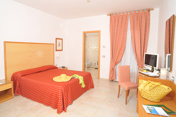 HOTEL DEGLI ARANCI - Vieste Elegante 4* sul mare del Gargano
