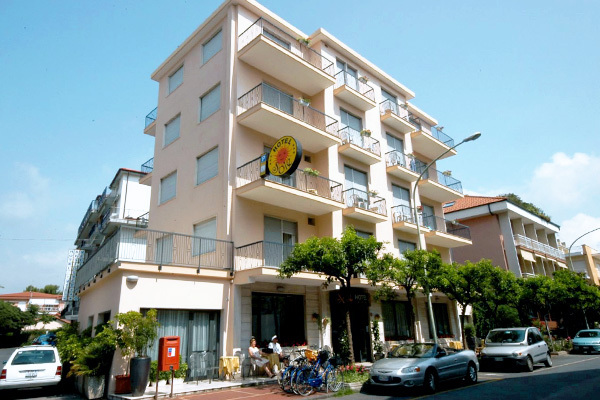 HOTEL SOLE - Diano Marina 3* fronte mare, spiaggia privata