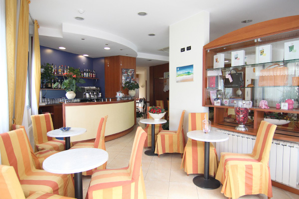 HOTEL SOLE - Diano Marina 3* fronte mare, spiaggia privata