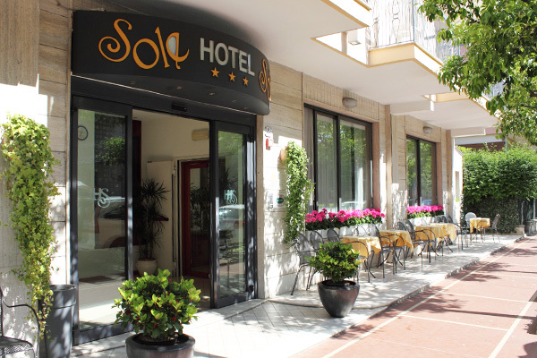 HOTEL SOLE - Diano Marina 3* fronte mare, spiaggia privata
