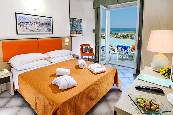 HOTEL LOSANNA - Gabicce Mare A 50 metri dal mare