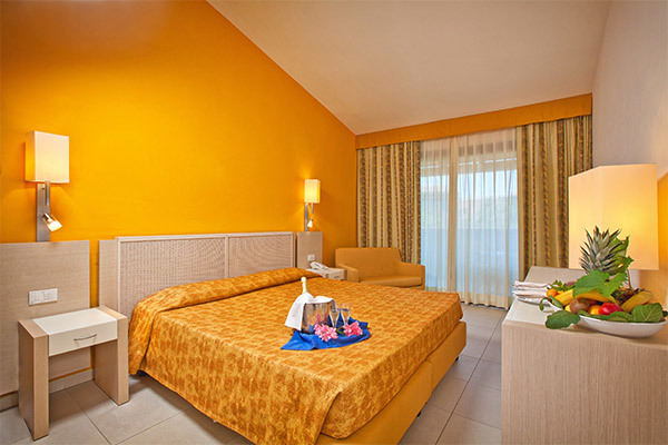 HOTEL CLUB BAJA BIANCA 4* - San Teodoro (OT) Affacciato sulle spiagge di Salina Bamba e Cala Brandinchi