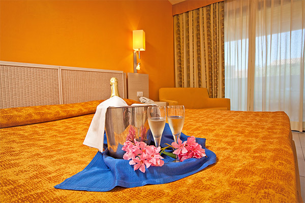 HOTEL CLUB BAJA BIANCA 4* - San Teodoro (OT) Affacciato sulle spiagge di Salina Bamba e Cala Brandinchi