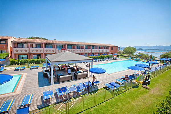 HOTEL BAJA BIANCA - San Teodoro Affacciato sulle spiagge di Salina Bamba e Cala Brandinchi