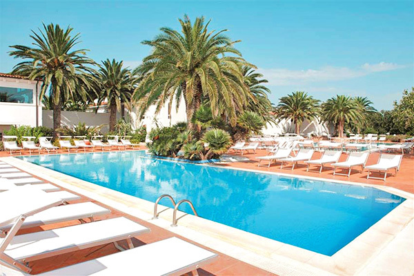 NICOLAUS CLUB OSTUNI ROSA MARINA RESORT 4* - Ostuni (BR) Stile mediterraneo in Resort 4*