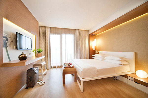 HOTEL OXYGEN - Rimini Per famiglie, moderno e confortevole