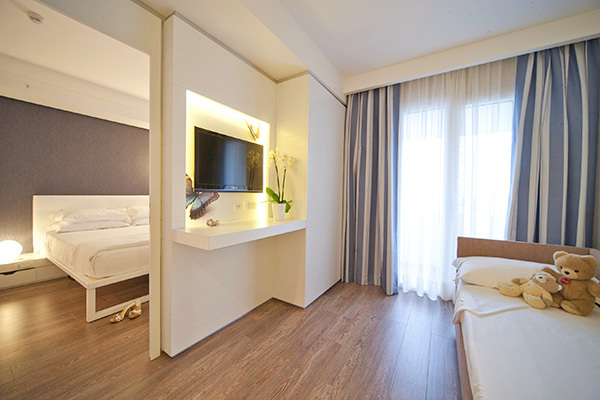 HOTEL OXYGEN - Rimini Per famiglie, moderno e confortevole