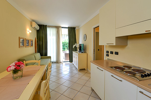 APARTHOTEL LE TERRAZZE SUL LAGO 4* - Padenghe sul Garda (BS) Vacanza in appartamento, con servizi di un hotel